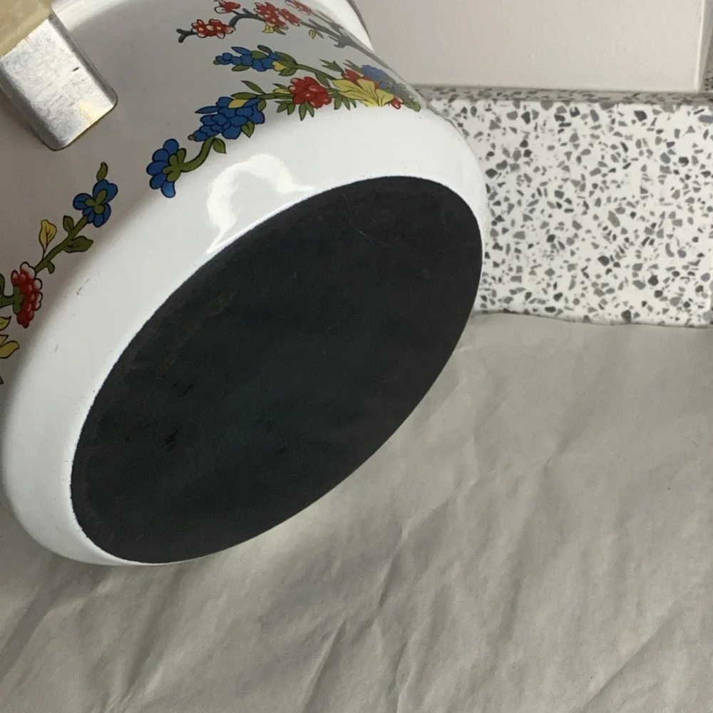 White Plum this enamel